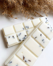 Load image into Gallery viewer, Lavender scented handmade soy melts made with 100% Natural soy wax and Premium Grade Essential and Fragrance Oils
