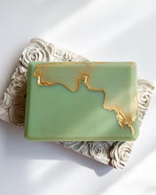 Load image into Gallery viewer, Beautifully handcrafted soap dish
