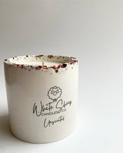 Load image into Gallery viewer, Unscented - Crystal Collection Candle Handmade with 100% Natural and Premium ingredients.
